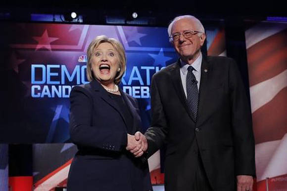 Los aspirantes a la nominación del Partido Demócrata de Estados Unidos Hillary Clinton (a la izquierda) y Bernie Sanders. Foto: Reuters