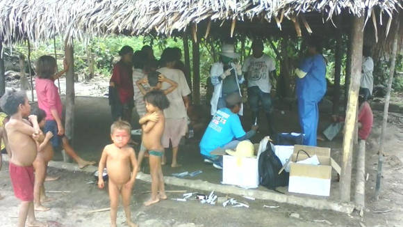 Jornada de salud en comunidad indígena Yanomami, Río Negro, Amazonas. Foto: Cortesía del autor