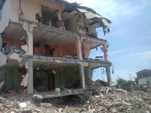 Rafael Correa presentó un plan de viviendas para las familias damnificadas por el terremoto del 16 de abril. Foto: Archivo.