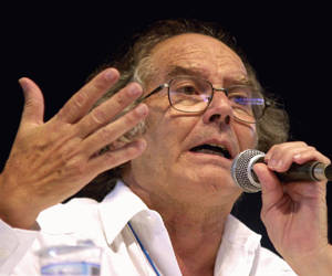Adolfo Pérez Esquivel mereció el Premio Nobel de la Paz en 1980, por su trabajo en defensa de los Derechos Humanos en América Latina. Foto: Tomada de www.hispantv.com
