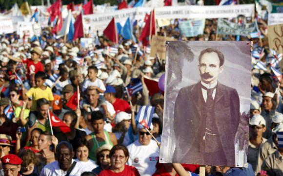 La imagen de Marti presente en el Primero de Mayo.  Foto: José Raúl Concepción/ Cubadebate.
