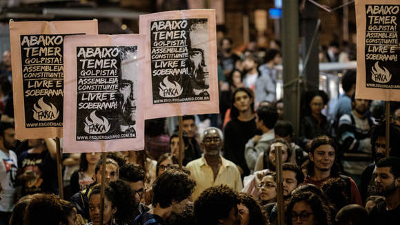 Protestas en Brasil bajo el lema: "Temer Nunca". Foto: Yasuyoshi Chiba/ AFP.
