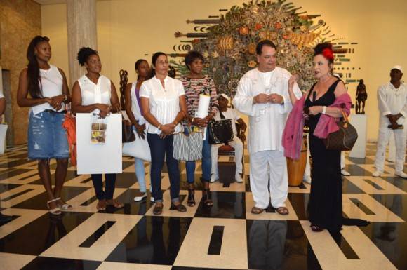 Zaida del Rio en la inaguración de la expo Foto: Marianela Dufflar / Cubadebate