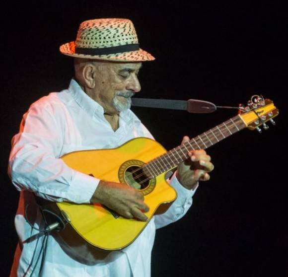 Actuación de Pancho Amat, durante el acto por el Aniversario 55 del Ministerio del Interior (MININT), en la Sala Universal de las FAR, en La Habana, el 6 de junio de 2016. Foto: Marcelino Vázquez/ACN