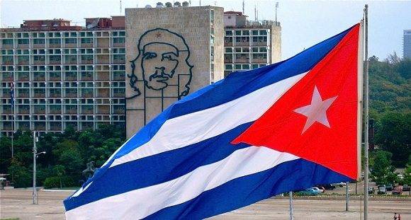 El Che en la Plaza de la Revolución. Foto: Archivo.