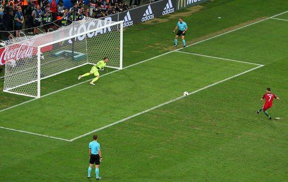 Cristiano Ronaldo anotó el primer gol de la tanda. Foto: UEFA.