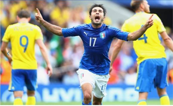 En primer turno, Italia, con gol de Eder a dos minutos del final, le ganó a Suecia 1-0 en Tolouse y aseguró su lugar en los octavos de final. Foto: Getty Images