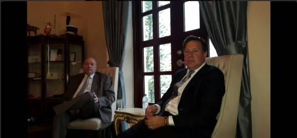 El Presidente panameño recibió al Ministro cubano de Comercio Exterior e Inversión Extranjera Rodrigo Malmierca. Foto; EMBACUBA Panamá