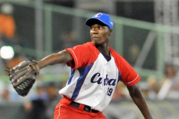 El lanzador pinareño Liván Moinelo será una de las estrellas del sub 23 cubano.Foto: Ricardo López Hevia / Archivo de Cubadebate
