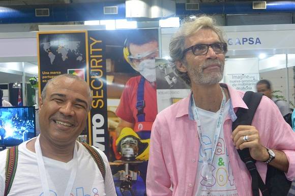 Rubén Darío Salazar y Senén Calero, dos de los hacedores del espectáculo con que se lanzó la marca. Foto: Michel Contreras/Cubadebate.