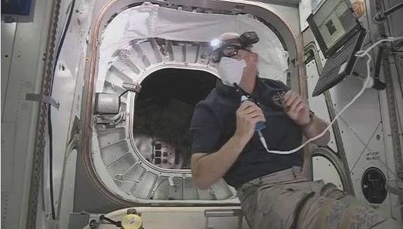 El astronauta Jeff Williams es el primer ser humano en un hábitat espacial hinchable. Foto: LaInformación.com