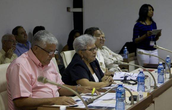 Gladys Bejerano, contralora general de la República, expone en la Comsiión de Asuntos Jurídicos y Constitucionales. Foto: 