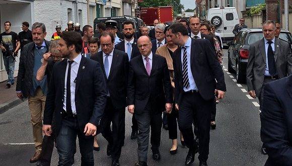 El presidente François Hollande se desplazó hacia el lugar d elos hechos. Foto: Twitter.