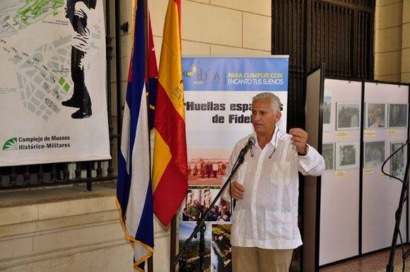 Miguel Ángel Alvelo, gestor de las fotografias expositivas. Foto. Roberto Garaicoa Martínez/ Cubadebate