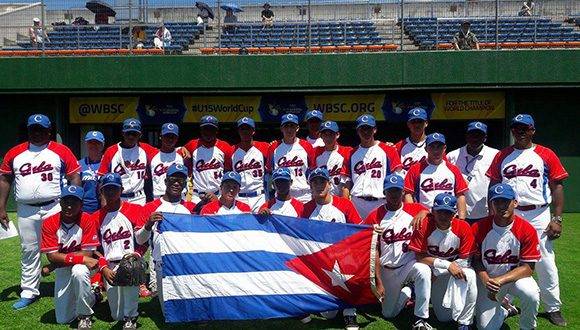 Equipo cubano aue retuvo el cetro en la Copa Mundial de Béisbol sub 15. Foto tomada de Twitter.