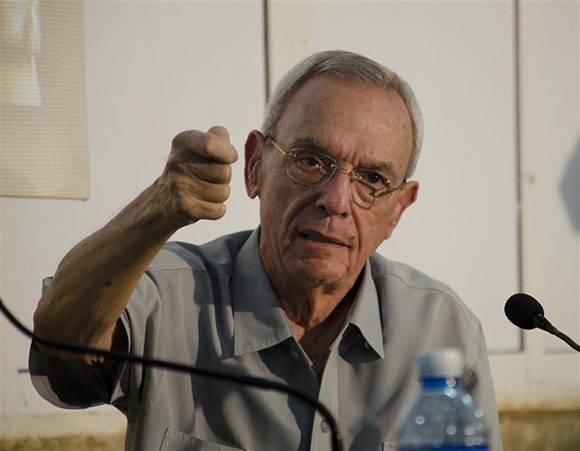 Eusebio Leal en un conversatorio en el Pabellón Cuba el pasado jueves 25 de agosto. Foto: Alexis Rodríguez.