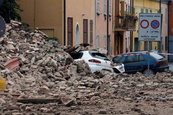 Escena posterior al sismo que sacudió el centro de Italia. Foto tomada de zetatijuana.com