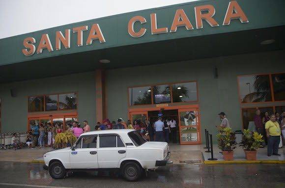 Aeropuerto de Santa Clara en vísperas de la llegada del primer vuelo regular entre Cuba y EEUU en más de 50 años. Foto: Ismael Francisco/ Cubadebate