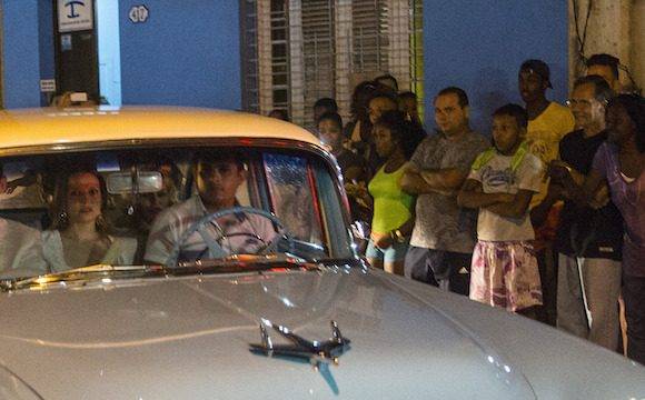 Madonna llega a un restaurante de Centro Habana. Foto: Ramon Espinosa/ AP