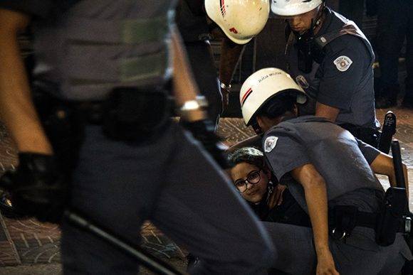 La policía actúa con una fuerza desproporcionada, excesiva, dice el teniente coronel Adilson Paes de Souza. Foto: Daniel Arroyo/Ponte