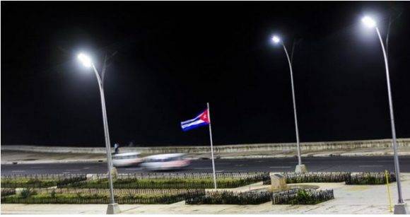 Lámparas LED en La Habana Foto Cubahora