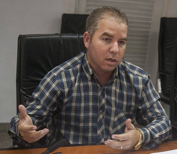 Vladimir Regueiro, director de Ingresos en el Ministerio de Finanzas y Precios. Foto: José Raúl Concepción/ Cubadebate.