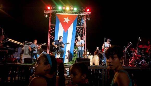 Concierto 76 de la “Gira por los Barrios”, realizado en el Consejo Popular Villa 2 de Guanabacoa. Fptp: Ivan Soca/ Cubadebate. 