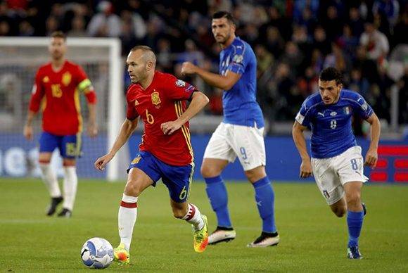 Iniesta fue uno de los mejores jugadores de España. Foto. EFE.