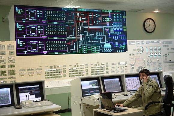 Principal puesto de control de la cuarta unidad de generación eléctrica con el reactor BN-800 de la central nuclear de Beloyarsk, Rusia. Foto: Sputnik.