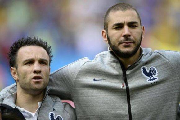 Mathieu Valbuena y Karim Benzema, los protagonistas de esta historia. Foto: AFP.