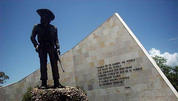 Monumento a Camilo Cienfuegos. Museo Nacional Camilo Cienfuegos. Yaguajay,Sancti Spiritus. Foto René Pérez Massola