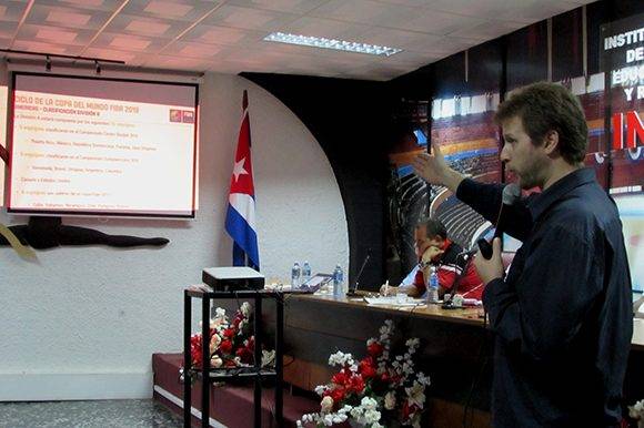 Víctor Mansure presentó, de manera general, cómo sería el calendario competitivo. Foto: Cinthya García Casañas/ Cubadebate.