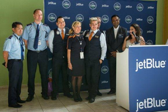 Primer vuelo de Jet Blue llegó a Camagüey. Foto: Periódico Adelante