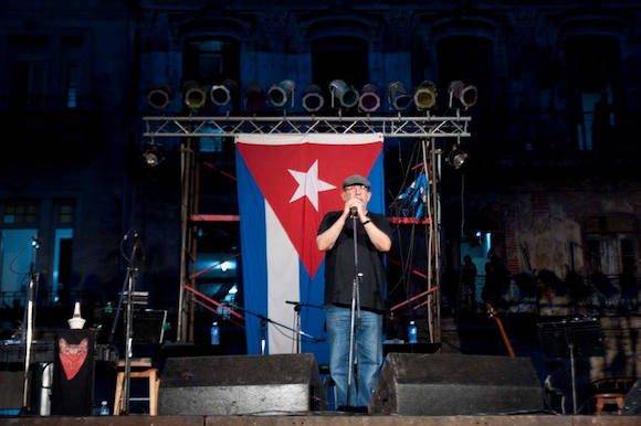 Concierto de Silvio Rodríguez en la Plaza del Cristo, Habana Vieja. Foto: Iván Soca/ Facebook