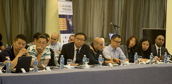 En el Foro participan seis empresas extranjeras, cinco chinas y una italiana. Foto: Ismael Francisco/ Cubadebate.