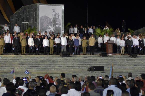 Personalidades de Cuba y el Mundo junto a la familia de Fidel en el tributo al Líder. Foto: raúl Abreu / Cubadebate