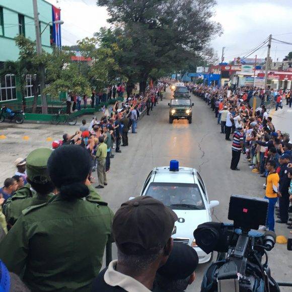 La Caravana saliendo de Bayamo. Foto: Ladyrene Pérez / Cubadebate