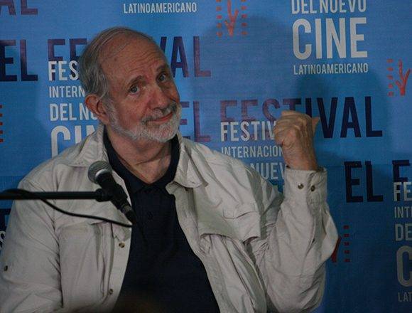 El reconocido director de cine estadounidense, Brian de Palma, durante su conferencia en el Festival Internacional del Cine Latinoamericano. Foto: José Raúl Concepción/ Cubadebate.