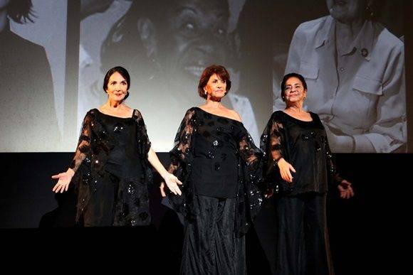 Eslinda Núñez, Daysi Granados y Mirta Ibarra trajeron a escena, junto a la compañía Lizt Alfonso, un fragmento del espectáculo Amigas.