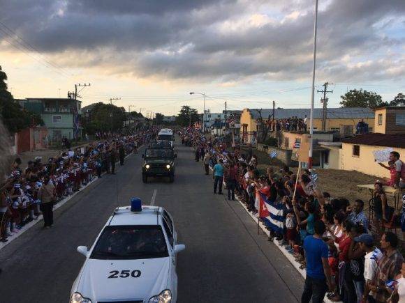 La caravana a su paso por Holguín. Foto: Ladyrene Pérez/ Cubadebate.