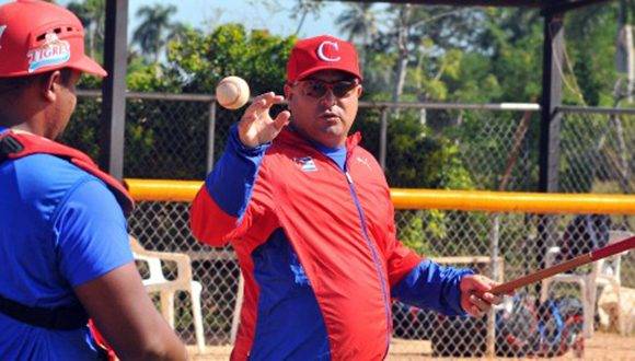 Roger Machado en un entrenamiento con el equipo Cuba. Foto: Ricardo López Hevia.