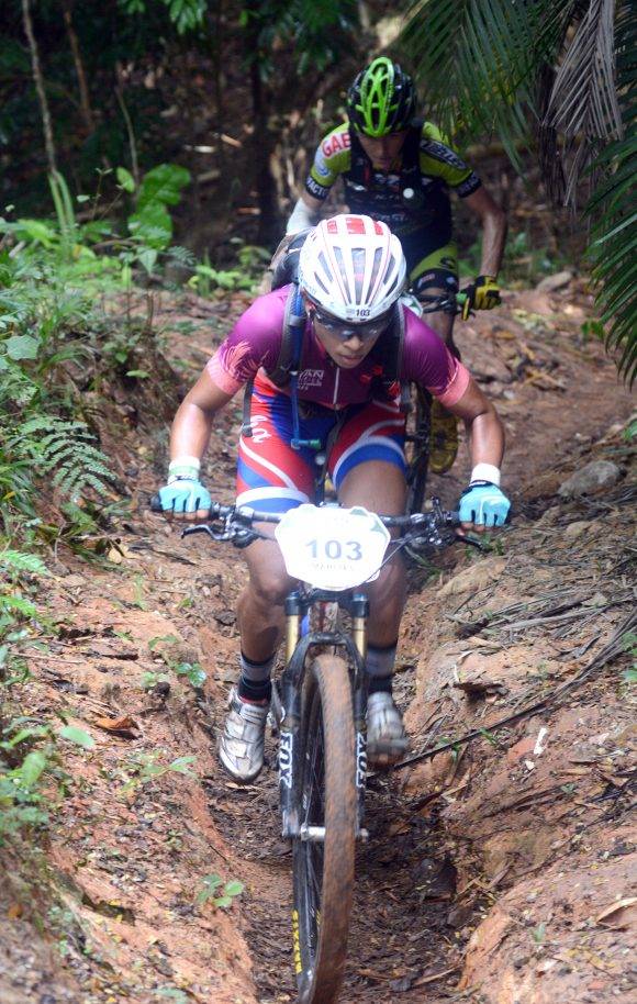 Titan Tropic-Viñales-tercera etapa ganada por Marlies Mejias quien se mantiene lider en el Femenino. Foto: Ricardo López Hevia / Granma / Cubadebate
