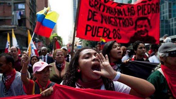 Chavistas salen a las calles en protestas contra desestabilización opositora. Foto: AP.