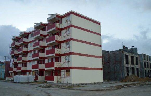 El edificio renacido es hoy símbolo del aire nuevo de Baracoa después de Matthew. Foto: Rodney Alcolea Oliveras / Facebook.
