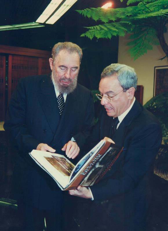 Eusebio Leal junto al Comandante en Jefe, Fidel Castro. Foto: Cortesía del entrevistado.