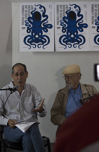 Jorge Fornet y Roberto Fernández Retamar. Foto: L Eduardo Domínguez/ Cubadebate.