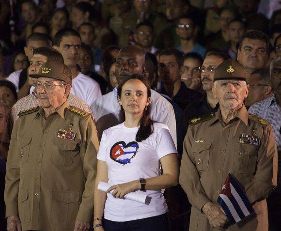 Raúl encabeza Marcha de las Antorchas. Foto: L Eduardo Domínguez/ Cubadebate