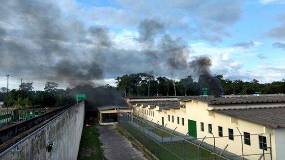 Motín en el Complejo Penitenciario Anísio Jobim, en el estado brasileño de Manaos. Foto: Twitter.
