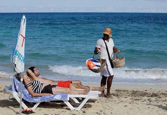 Cuba logró en 2016 más de cuatro millones de turistas. Foto: Desmond Boylan/AP.