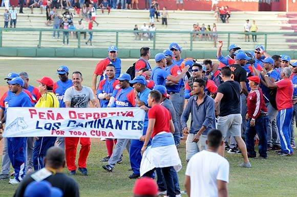 La Peña Los Caminantes en escena. Foto: Katheryn Felipe/Cubadebate.